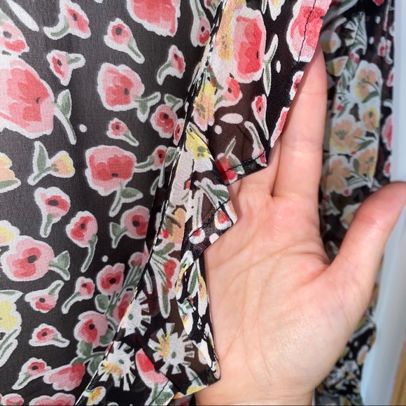 DESIGN LAB Floral Blouse - Picture 5 of 6